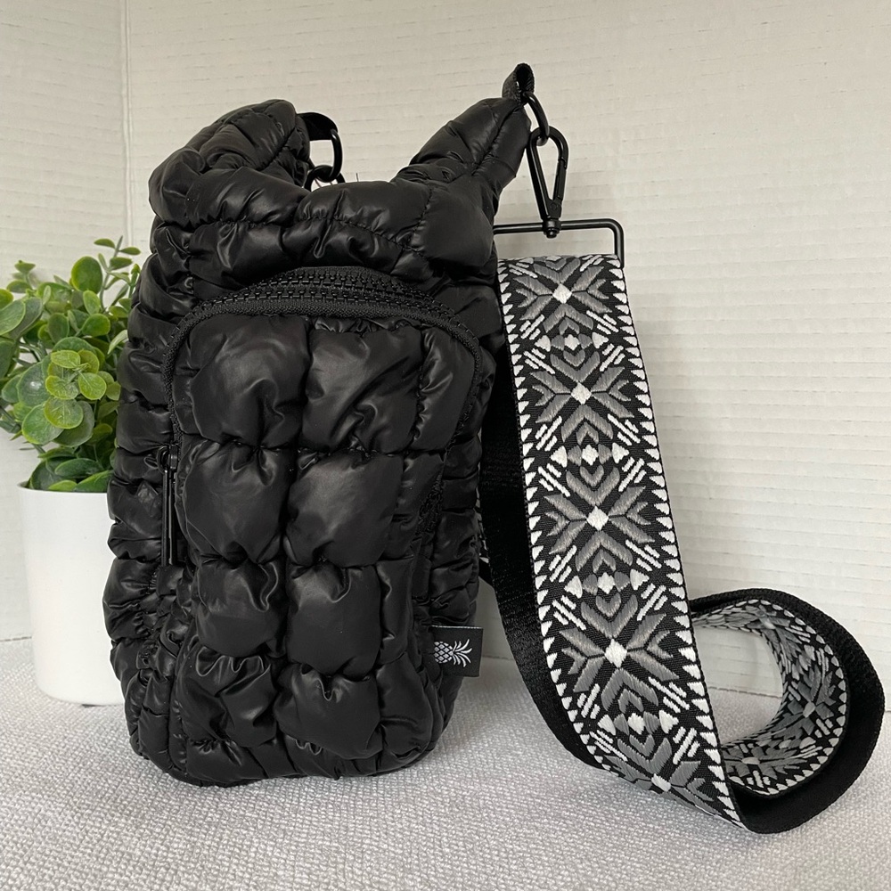 Simply Southern Black Puff Bottle Bag. Adjustable Guitar Strap NWT